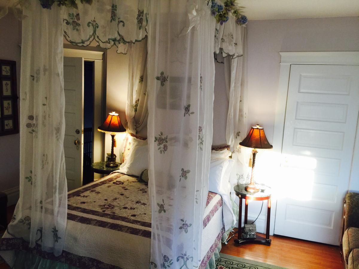 Scarlett House Victorian B & B Janesville Buitenkant foto