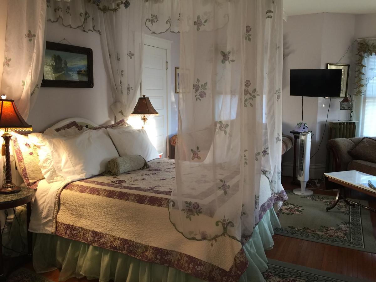 Scarlett House Victorian B & B Janesville Buitenkant foto